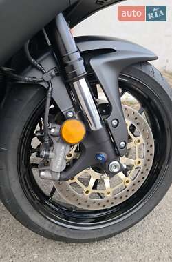 Спортбайк Honda CBR 600RR 2018 в  фото 8 Спортбайк Honda CBR 600RR 2018 в