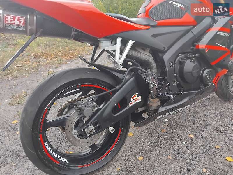 Спортбайк Honda CBR 600RR 2005 в Славянске