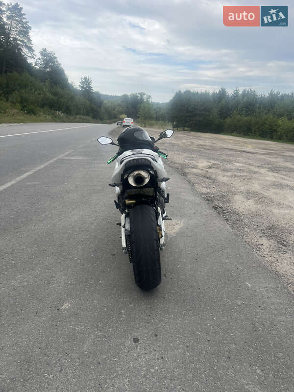 Спортбайк Honda CBR 600RR 2004 в Золочеві фото 5 Спортбайк Honda CBR 600RR 2004 в Золочеві