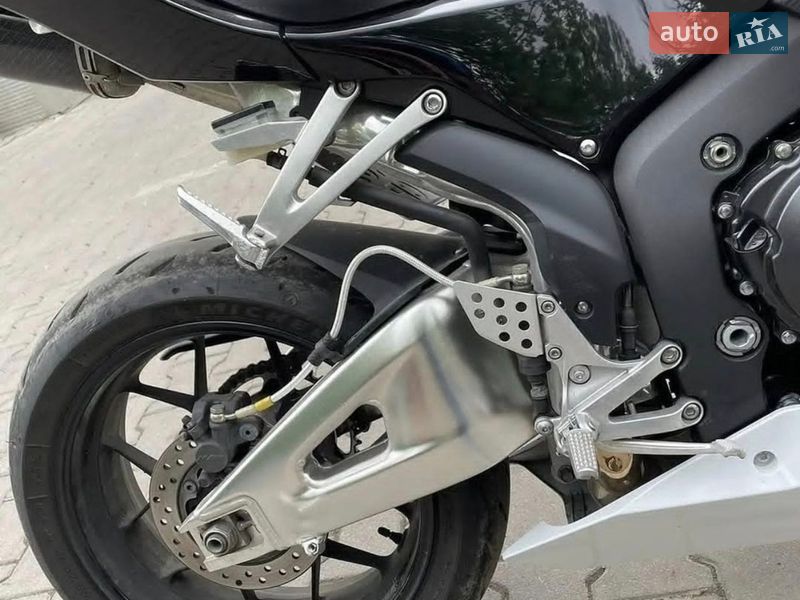 Спортбайк Honda CBR 600RR 2016 в Черновцах фото 7 Спортбайк Honda CBR 600RR 2016 в Черновцах