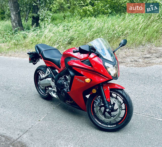 Мотоцикл Спорт-туризм Honda CBR 650F 2014 в 