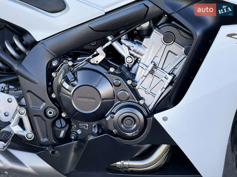 Спортбайк Honda CBR 650F 2015 в Львові фото 7 Спортбайк Honda CBR 650F 2015 в Львові