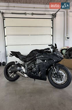 Спортбайк Honda CBR 650R 2024 в 