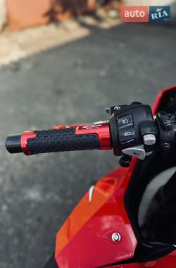 Спортбайк Honda CBR 650R 2022 в 
