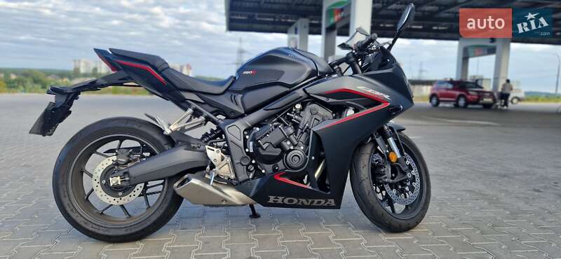 Honda CBR 650R 2025