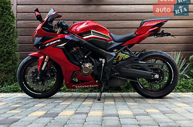 Мотоцикл Спорт-туризм Honda CBR 650R 2021 в 