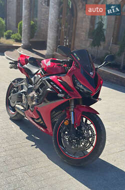 Мотоцикл Классік Honda CBR 650R 2022 в 