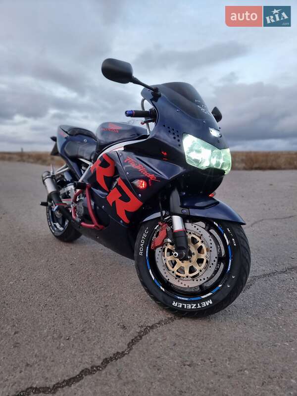 Спортбайк Honda CBR 900RR 1995 в 