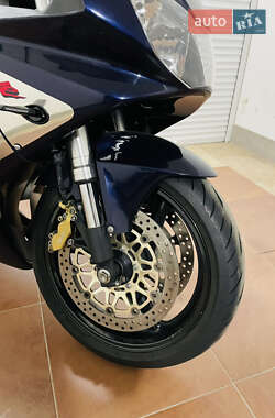 Спортбайк Honda CBR 929RR 2002 в 