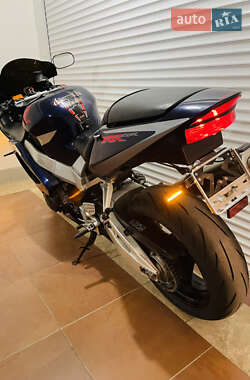 Спортбайк Honda CBR 929RR 2002 в 