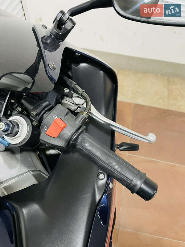 Спортбайк Honda CBR 929RR 2001 в Киеве