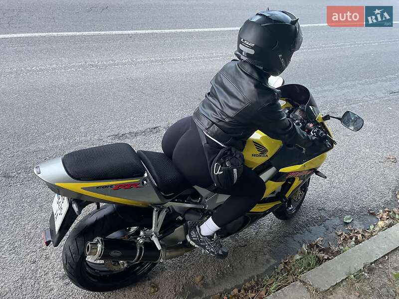Спортбайк Honda CBR 929RR 2001 в Жмеринке фото 5 Спортбайк Honda CBR 929RR 2001 в Жмеринке