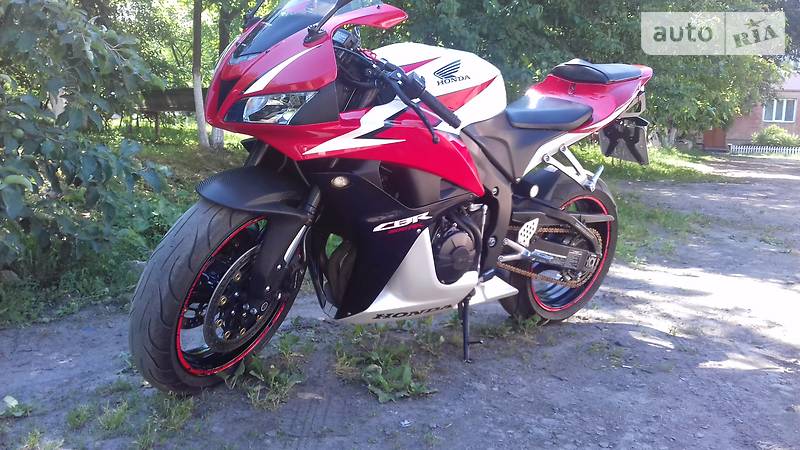 Спортбайк Honda CBR 2009 в Луцке