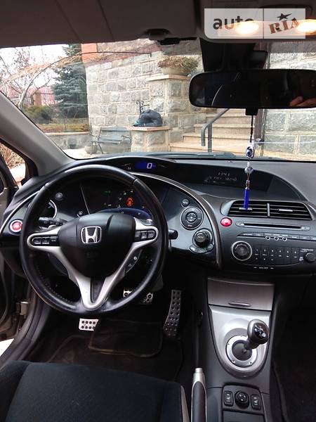 Хэтчбек Honda Civic 2006 в Южноукраинске