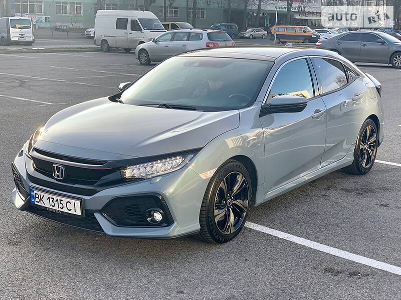 Хэтчбек Honda Civic 2018 в Киеве