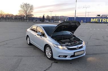 Седан Honda Civic 2012 в Днепре