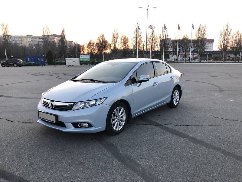 Седан Honda Civic 2012 в Днепре