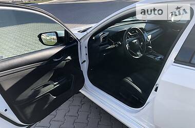 Хетчбек Honda Civic 2017 в 