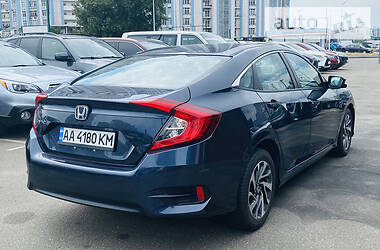 Седан Honda Civic 2016 в Киеве