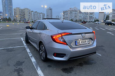 Седан Honda Civic 2017 в Киеве