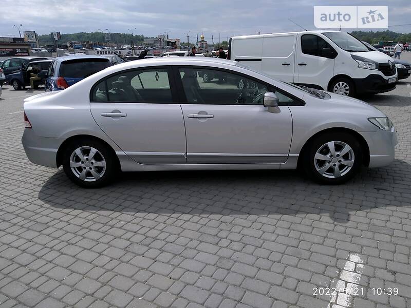 Седан Honda Civic 2007 в Черновцах