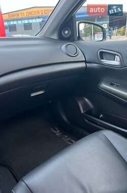 Хэтчбек Honda Civic 2013 в 