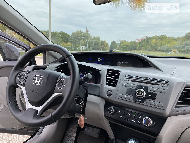 Седан Honda Civic 2012 в Днепре