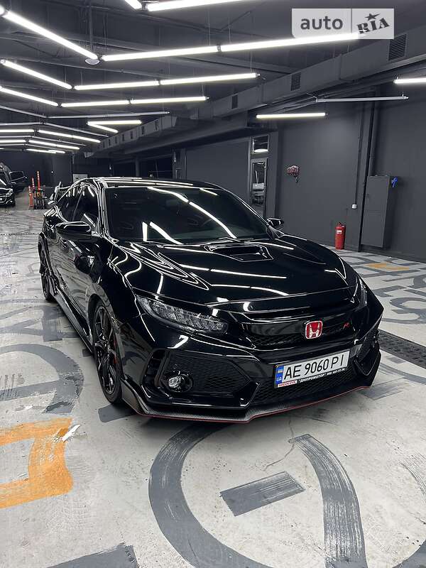 Хэтчбек Honda Civic 2017 в Днепре