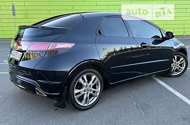 Хэтчбек Honda Civic 2010 в 