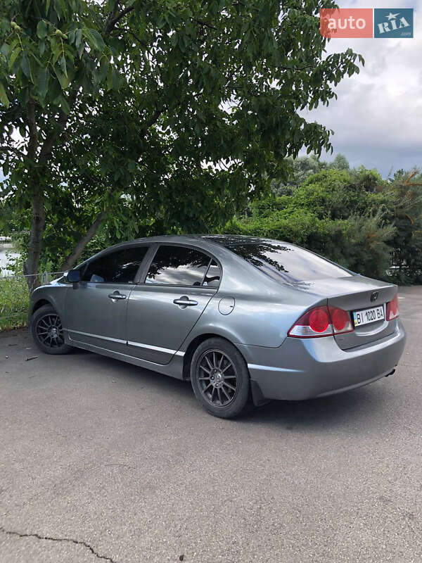 Седан Honda Civic 2008 в Полтаве