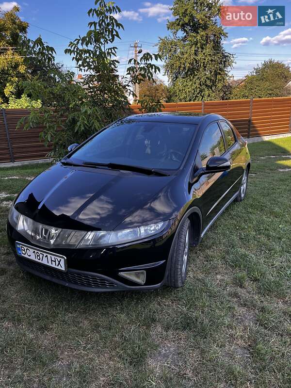 Хэтчбек Honda Civic 2007 в Львове