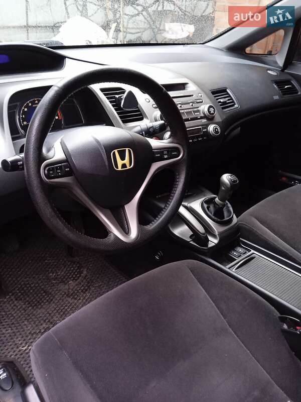 Седан Honda Civic 2007 в Миргороде