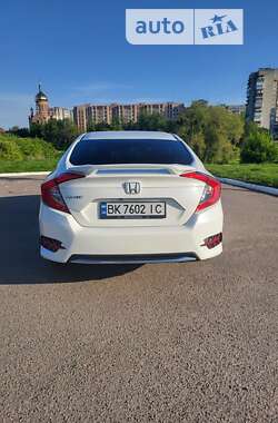 Хэтчбек Honda Civic 2019 в Ровно
