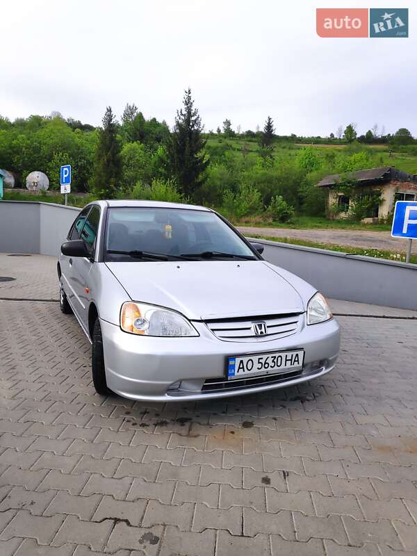 Седан Honda Civic 2001 в Воловце