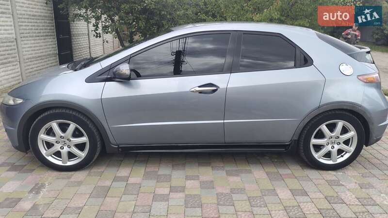 Хэтчбек Honda Civic 2008 в Харькове