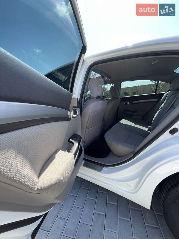 Седан Honda Civic 2012 в Львові