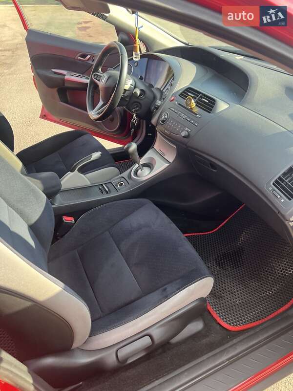 Хэтчбек Honda Civic 2007 в Ахтырке фото 14 Хэтчбек Honda Civic 2007 в Ахтырке
