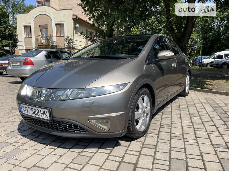 Хетчбек Honda Civic 2007 в Ужгороді