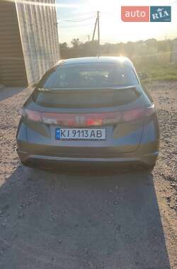 Хэтчбек Honda Civic 2006 в 