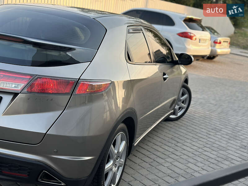 Хэтчбек Honda Civic 2007 в Днепре