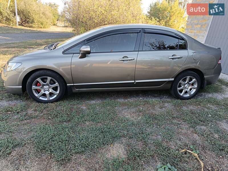 Седан Honda Civic 2006 в Зенькове
