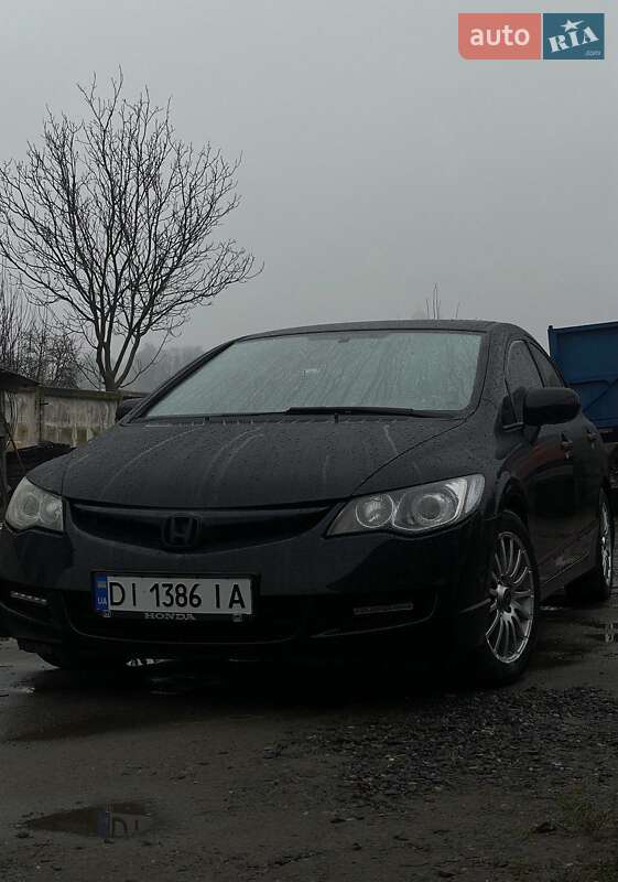 Седан Honda Civic 2007 в Остроге