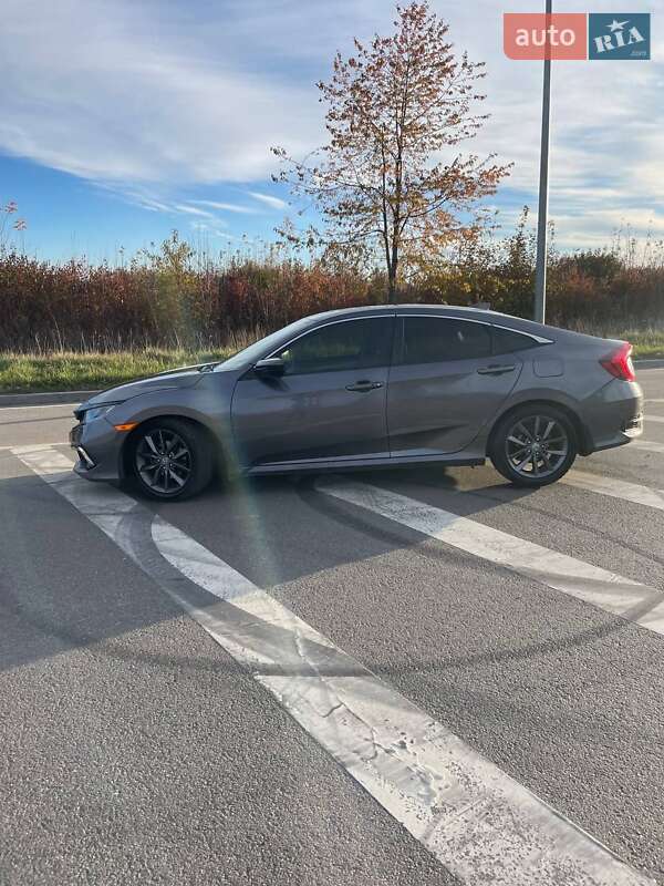 Седан Honda Civic 2018 в Хмельницком