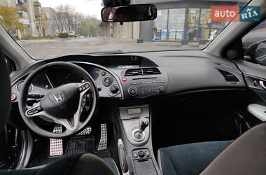 Хетчбек Honda Civic 2006 в 