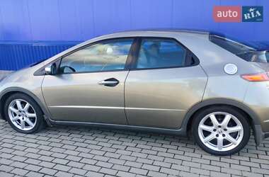 Хэтчбек Honda Civic 2007 в Нововолынске