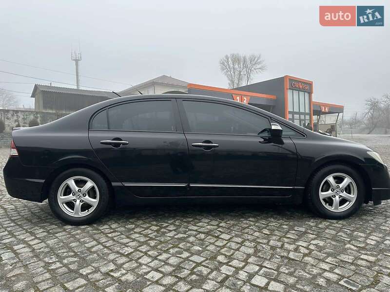 Седан Honda Civic 2009 в Кельменцах