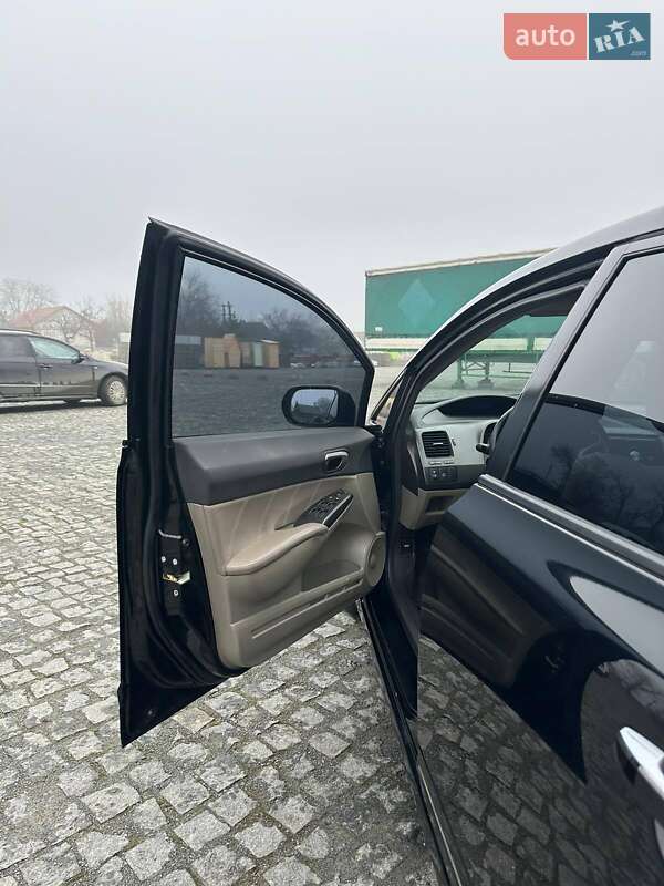 Седан Honda Civic 2009 в Кельменцах
