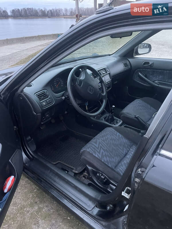 Седан Honda Civic 1999 в Украинке