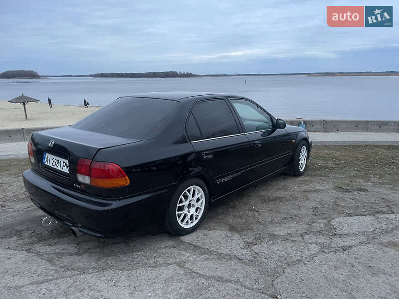 Седан Honda Civic 1999 в Украинке