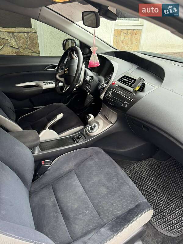 Хэтчбек Honda Civic 2006 в Кривом Озере